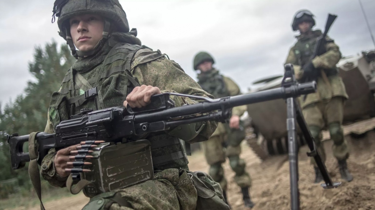 Cận cảnh cuộc đấu súng dữ dội từ chiến hào dưới góc nhìn của lính dù Nga